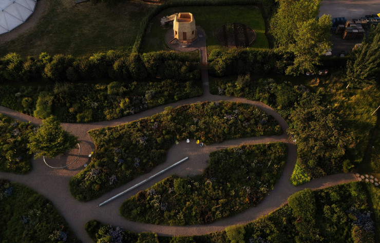Vue aérienne de la Tane Garden House, installée sur le Campus Vitra