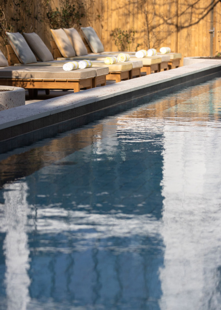 La piscine du Mob Hotel.
