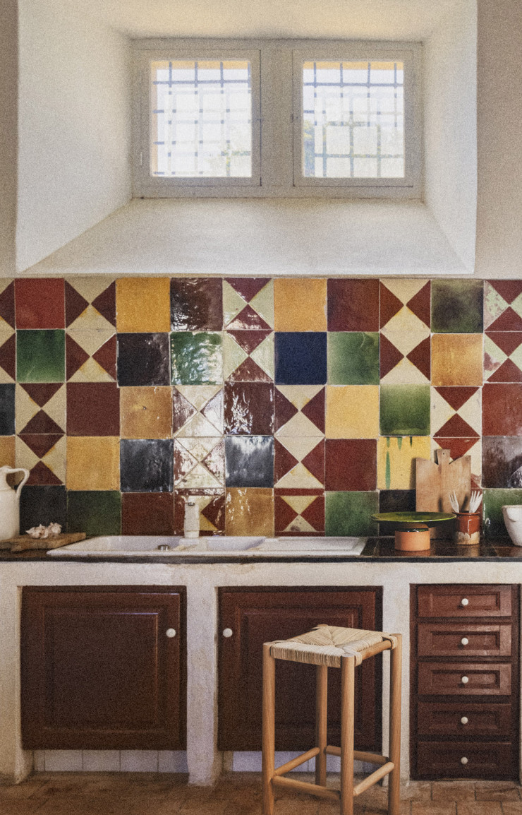 Jérémie du Chaffaut s’est inspiré des carreaux de cuves de la glacière qu’on transformé les parents en maison pour sa dernière réalisation, l’Iconic House de Gordes.
