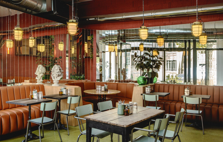 À Bordeaux, dans le quartier des Chartrons. L’une des multiples collaborations entre Tripletta, spécialiste de la pizza napolitaine, et David-Olivier Descombes (en médaillon), fondateur de l’agence DOD Architecte.