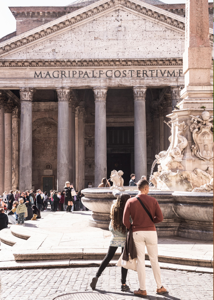 Le Panthéon est un décor récurrent de film, apprend-on lors du circuit touristique « Rome Cinema & Food » : d’Umberto D. (1952), de Vittorio De Sica, à Anges et Démons (2009), de Ron Howard, avec Tom Hanks.