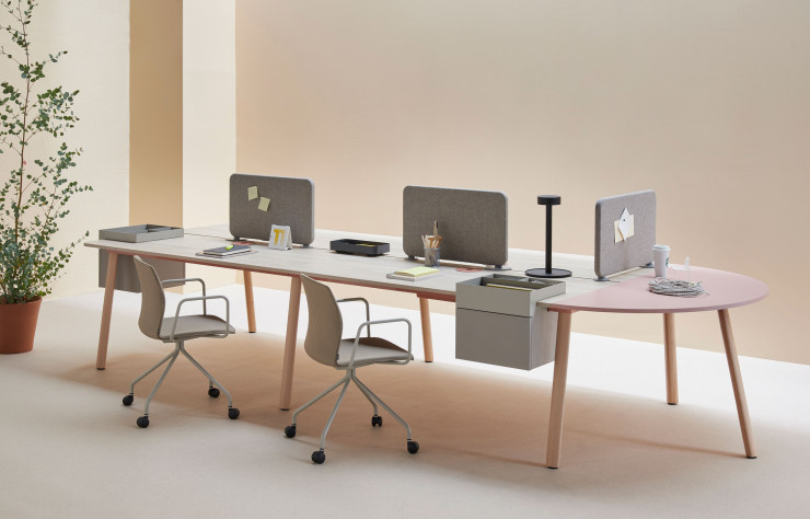 La collection « Tknika », de Francesc Rifé, est dotée de séparateurs et de rangements suspendus (Akaba).