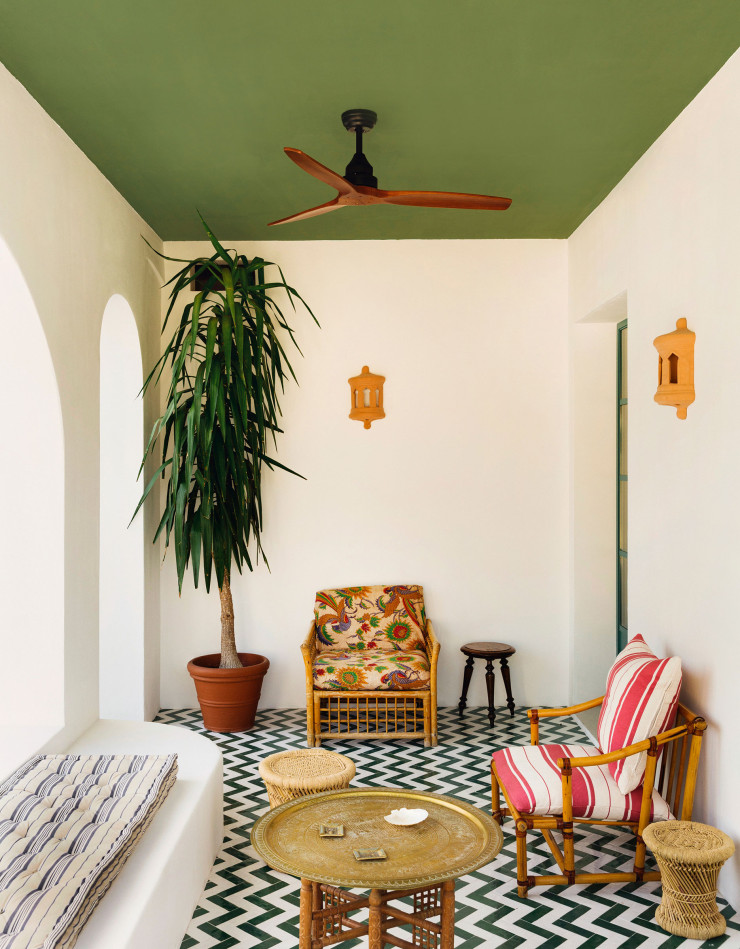 Espace couvert du jardin de la villa
