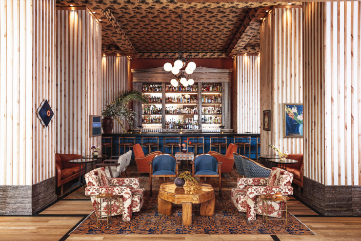 L’hôtel Proper d’Austin décoré par Kelly Wearstler, extrait de son livre « Synchronicity ».