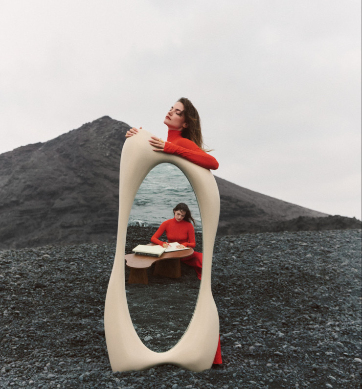 Le miroir Ahora et la table Paleta de la collection Rêve Lucide imaginée par Claire Laffut pour NV Gallery.