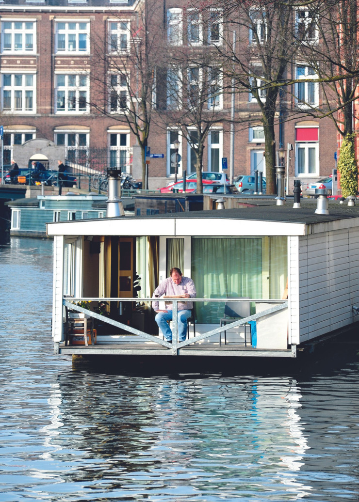 Maison flottante en cœur de ville. Un mode de vie qui coche beaucoup de cases. À commencer par le prix de la construction.
