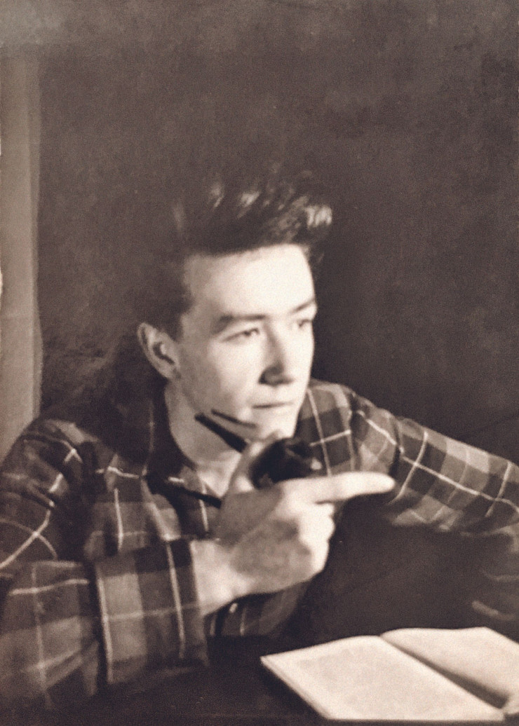 Pierre Guariche, avant son entrée aux Arts décoratifs en 1946.