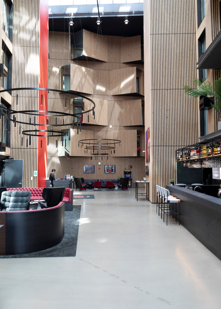 Le lobby de l’hôtel Radisson Red.