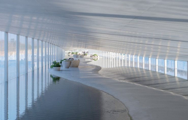 En Chine, Le Zaishui Art Museum, OVNI architectural monumental, se fond dans le paysage (c) Arch-Exist Photography