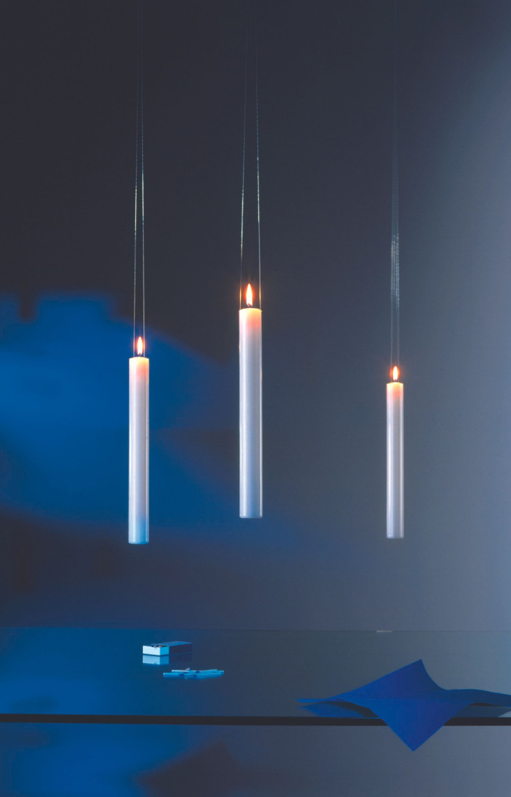 Immersion à Hogwarts grâce aux bougies Fly Candle Fly! (Georg Baldele pour Ingo Maurer 1996)