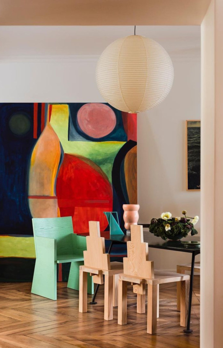 Selon Taylor Migliazzo Simon, il suffit d’une touche rouge pour réveiller un intérieur (c) Batiik Studio