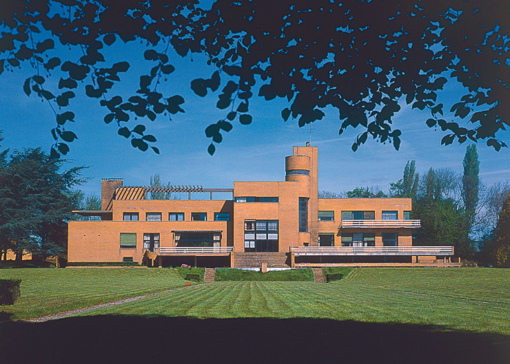 Façade sud de la villa Cavrois, Croix, 1929-1932. © Centre Pompidou, Mnam-CCI/RMN-GP, fonds V. Cardot-P. Joly © Adagp, Paris 2014.