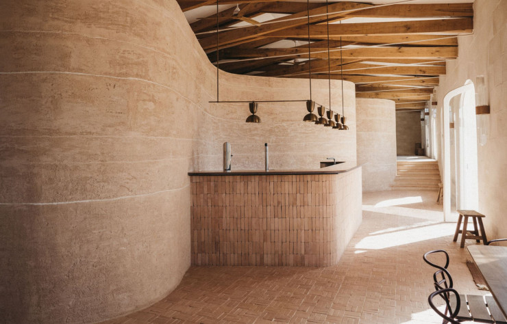 Dans la pièce principale, les poutres s’entrelassent. (c) Maria Missaglia et Karel Balas