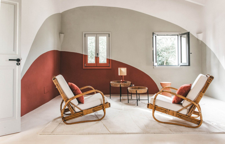 Le mobilier a majoritairement été chiné par les nouveaux propriétaire de la ferme. (c) Maria Missaglia