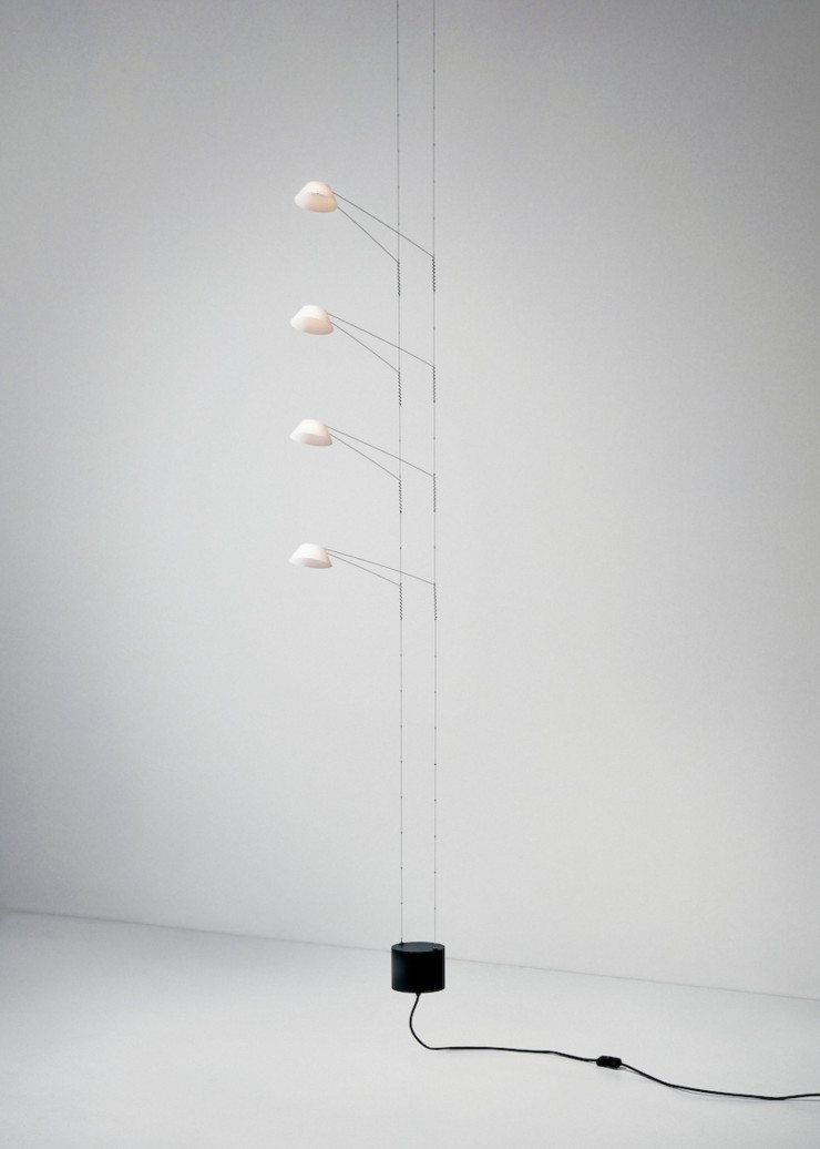 Vue du luminaire sculptural.