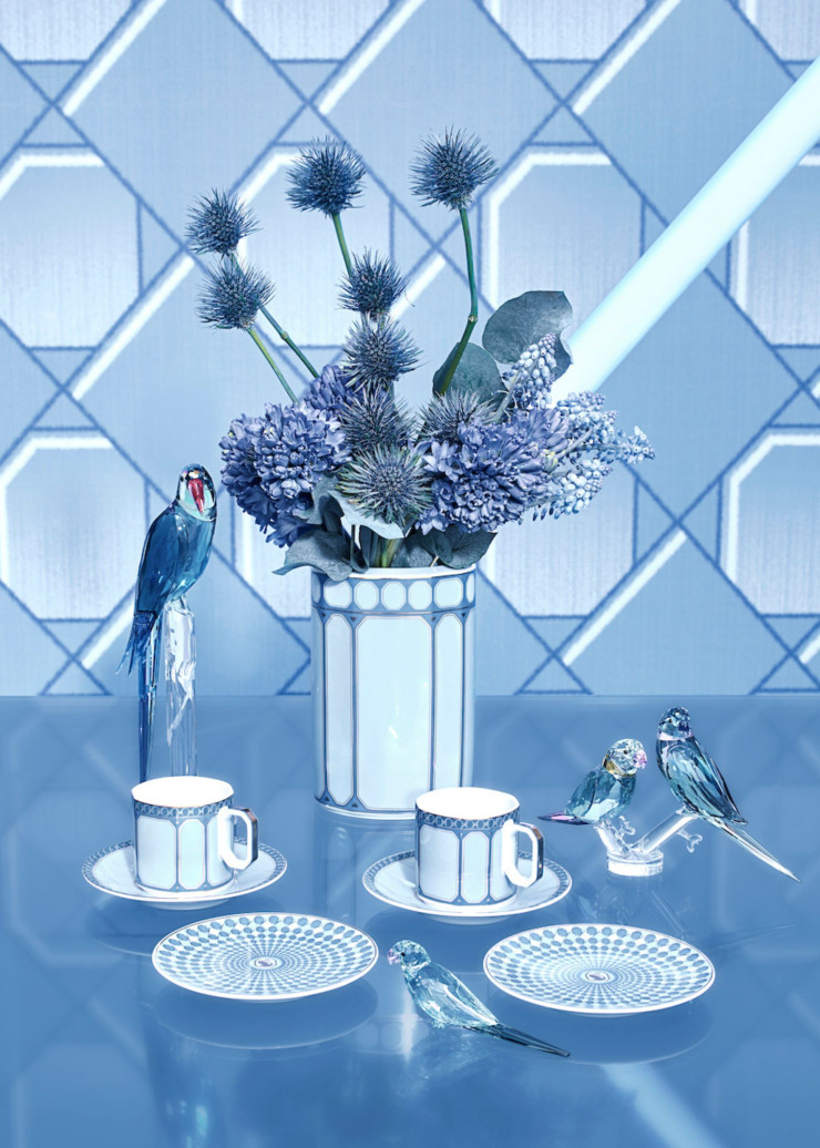 La collection « Signum », créée avec Swarovski, se décline en décors délicats, ici Azure.