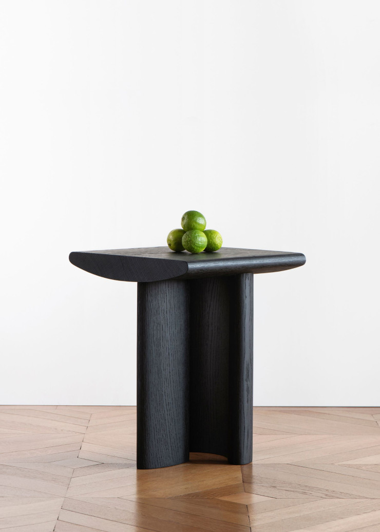 Table d’appoint Pembroke en chêne massif (ToolsGalerie, 2022).