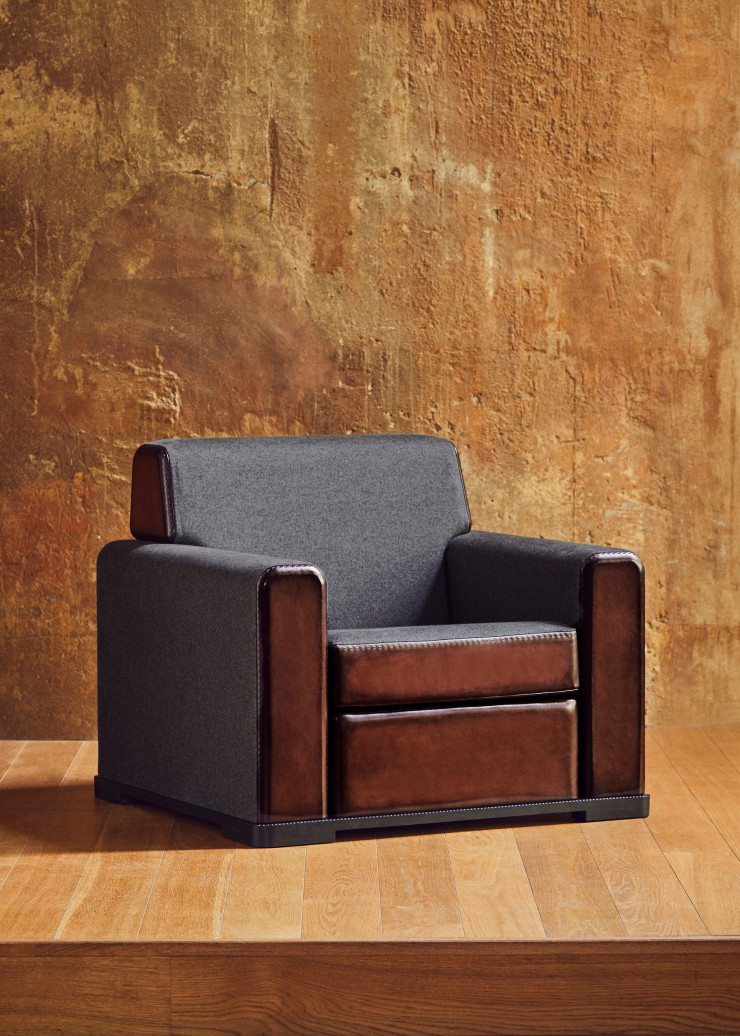 Fauteuil de la collection « Swann » en cuir Venezia (Berluti, 2021).