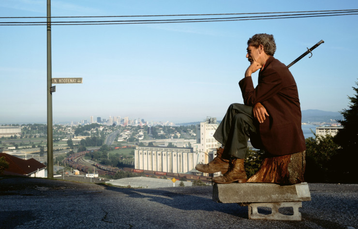 « Le penseur ». Diapositive dans caisson lumineux, (211 x 229 cm), Jeff Wall.