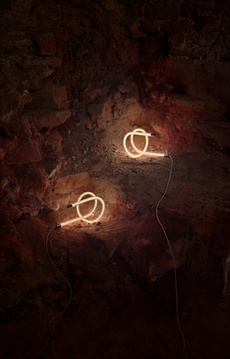 Les lampes à poser « Torsade » de Saint-Louis.