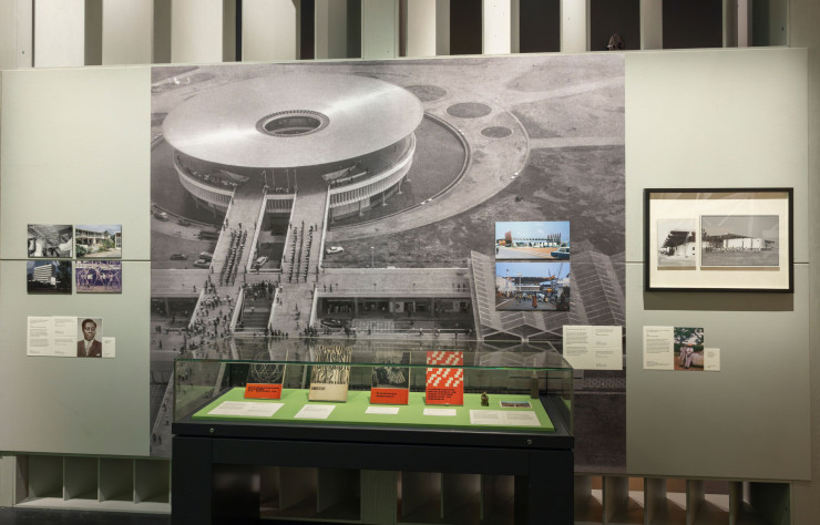 Vue de l’exposition « Tropical Modernism: Architecture and Independence » au Victoria and Albert Museum.