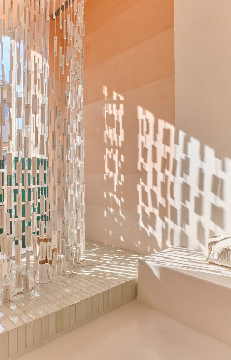 « La fraîcheur de la situation », le projet d’Anaïs Fernon, a reçu la dotation de la Fondation Carmignac ainsi que le prix du Mobilier National de Design Parade Toulon 2024.