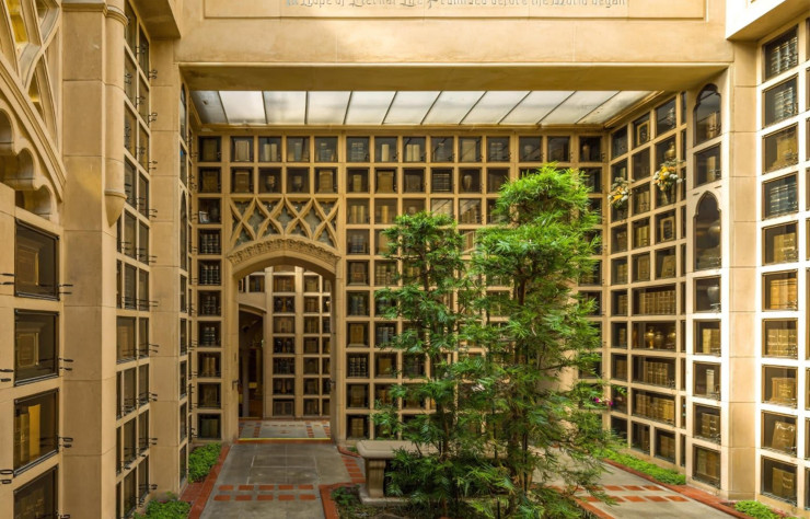 La Chapel of the Chimes conçue par Julia Morgan en 1928.