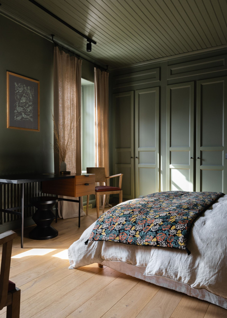 Les quatre chambres portent les prénoms des grandsmères. Ici, la chambre Anne-Marie, « la mamie du Sud-Ouest ».