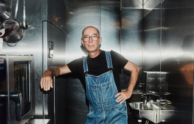 L’artiste Carsten Höller, fondateur du restaurant Brutalisten, s’acoquine avec We Are Ona le temps d’un pop-up qui aura lieu en marge de Art Basel Paris 2024.