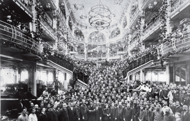 Le personnel du Printemps, Paris vers 1906-1907, Paris, collection Printemps Héritage. © Collection Printemps Héritage