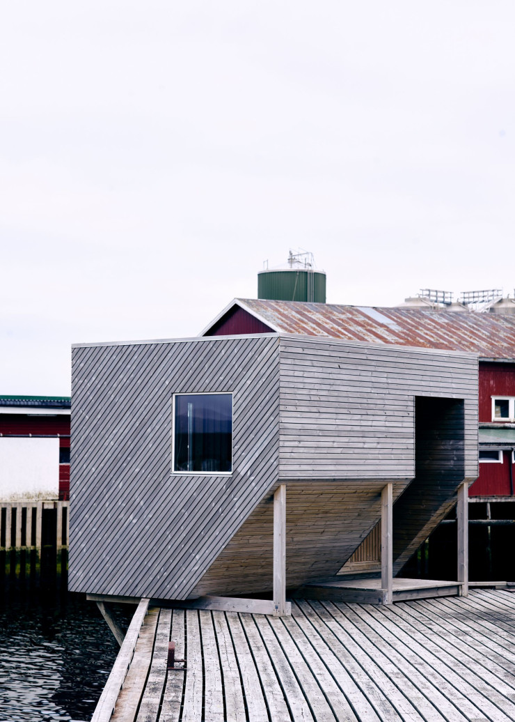 Un sauna directement installé sur le ponton, à Hattvika Lodge. © Laurent Fabre
