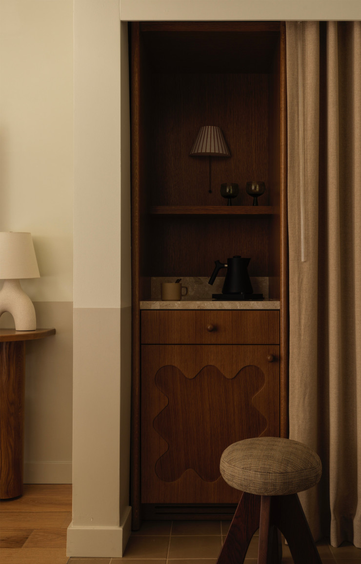 Les tons neutres, terreux et sableux, sont la signature de l’hôtel Casa Loma.