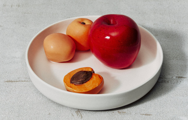 Assiette décorative Abricot et Pomme, Villa Arev.