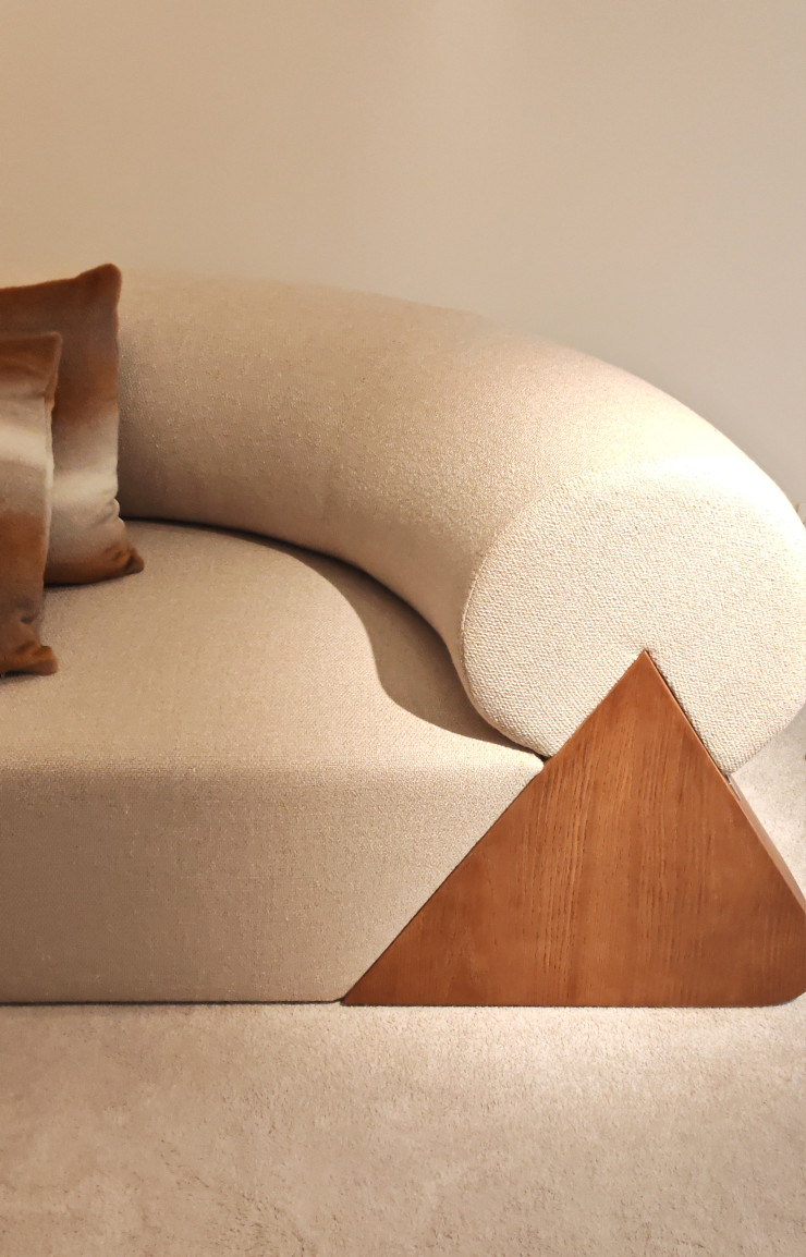 Détail du nouveau canapé d’Axel Chay édité par Pradier-Jeauneau.