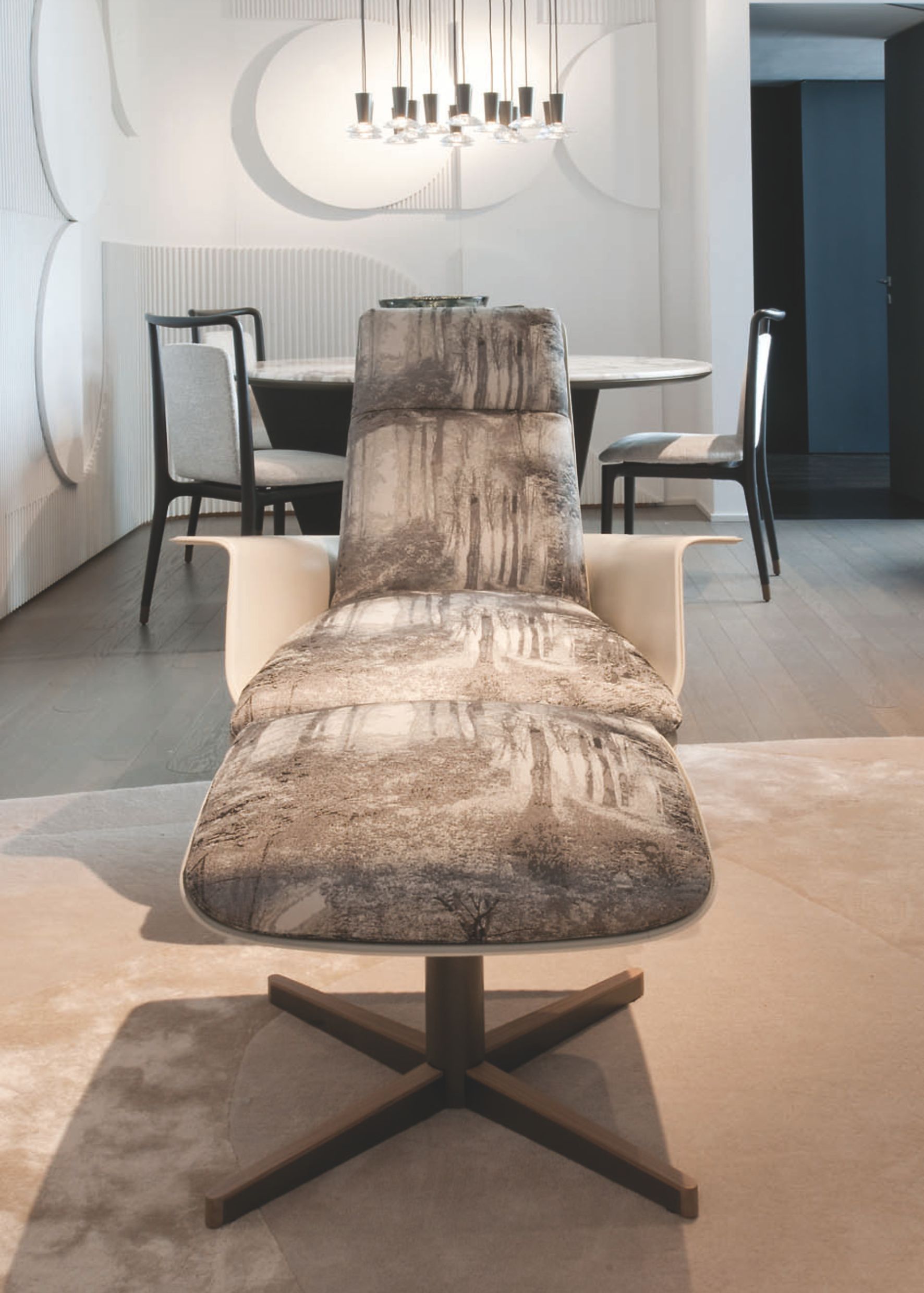 Lors de son passage au Salone del Mobile à la Design Week de Milan 2024, IDEAT a repéré les objets et les tendances de cette saison
