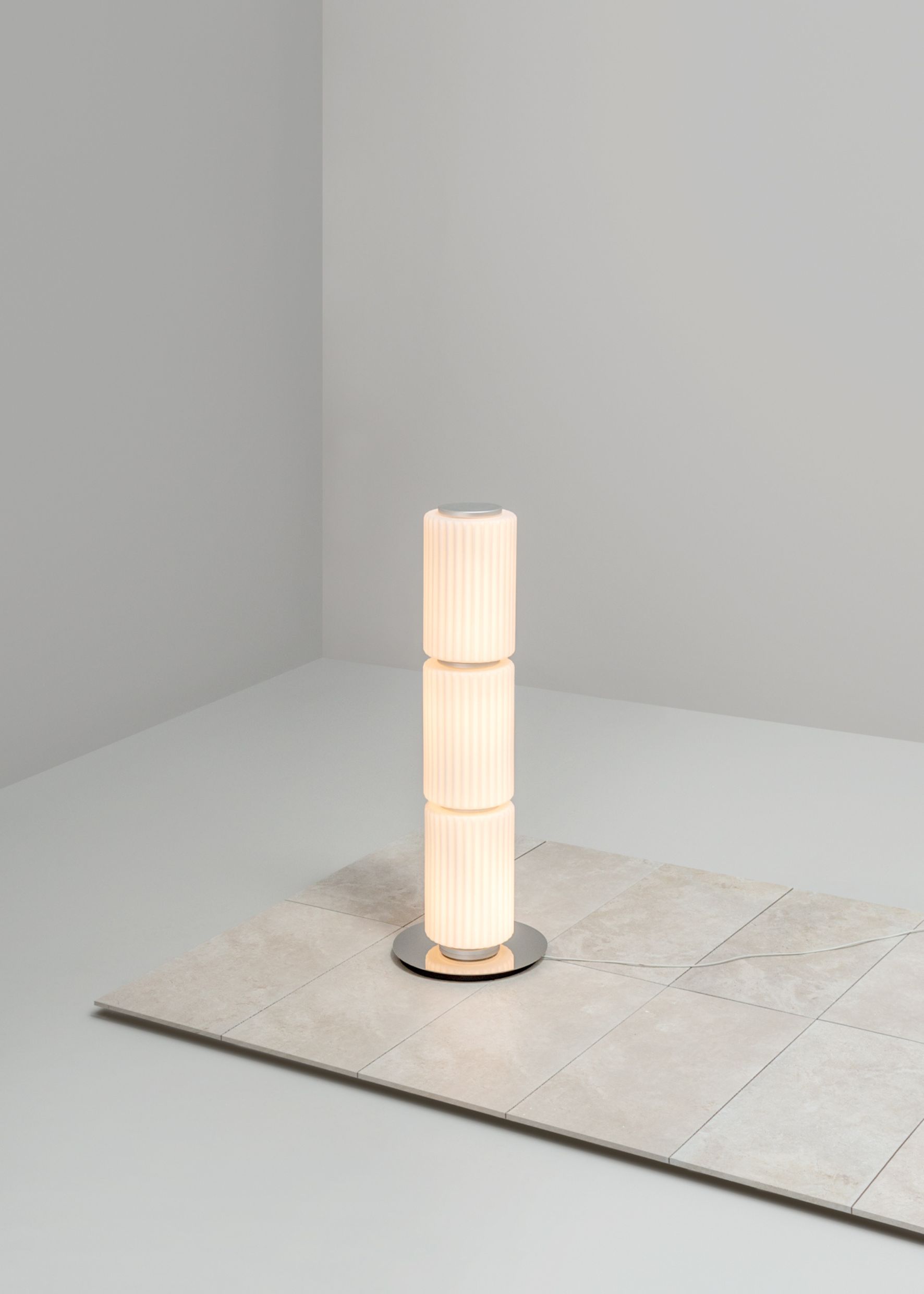 Façon origami, ces lampes discrètementtravaillées projettent un éclairage tamisé touten subtilité. La preuve en images
