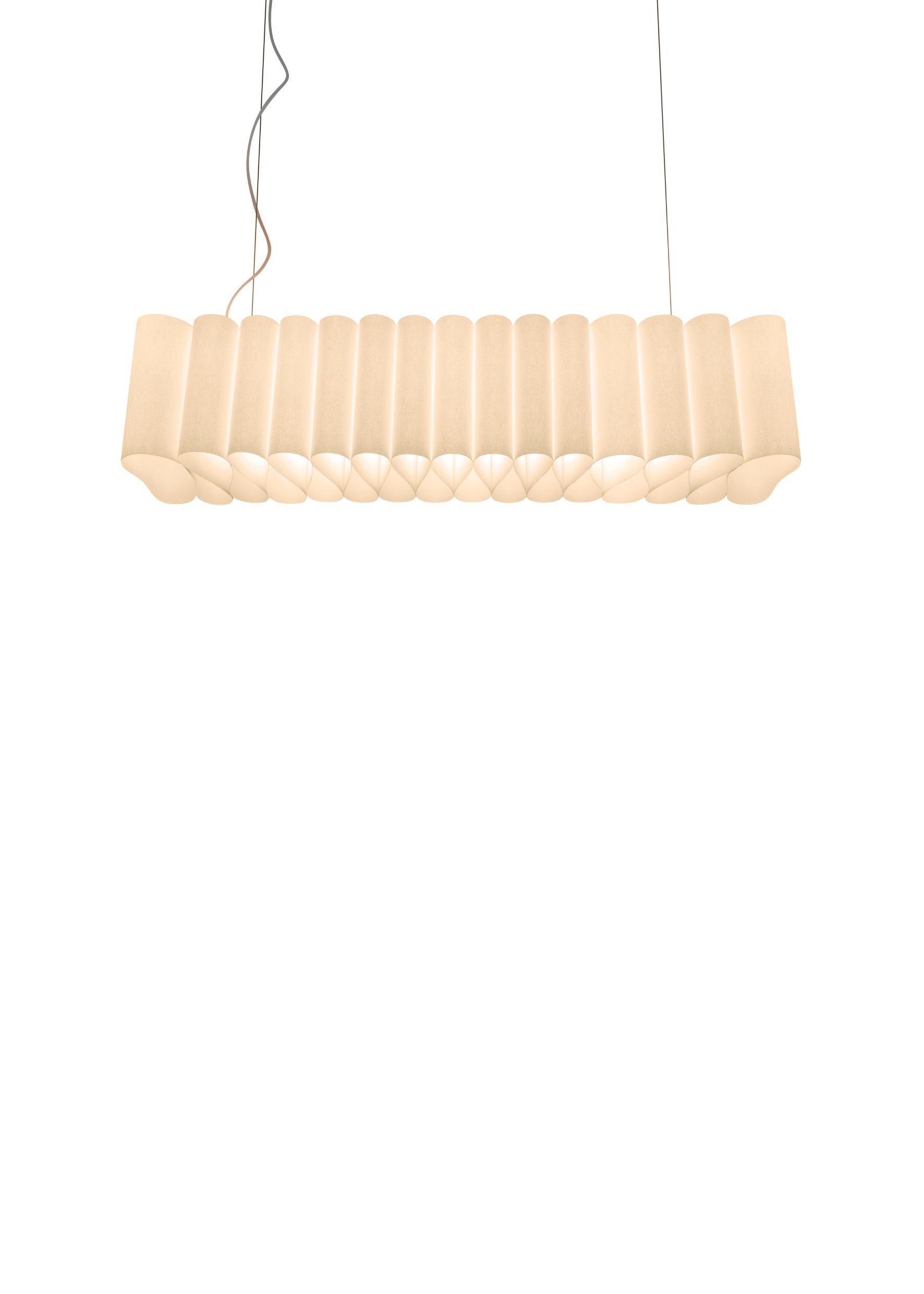 Façon origami, ces lampes discrètementtravaillées projettent un éclairage tamisé touten subtilité. La preuve en images