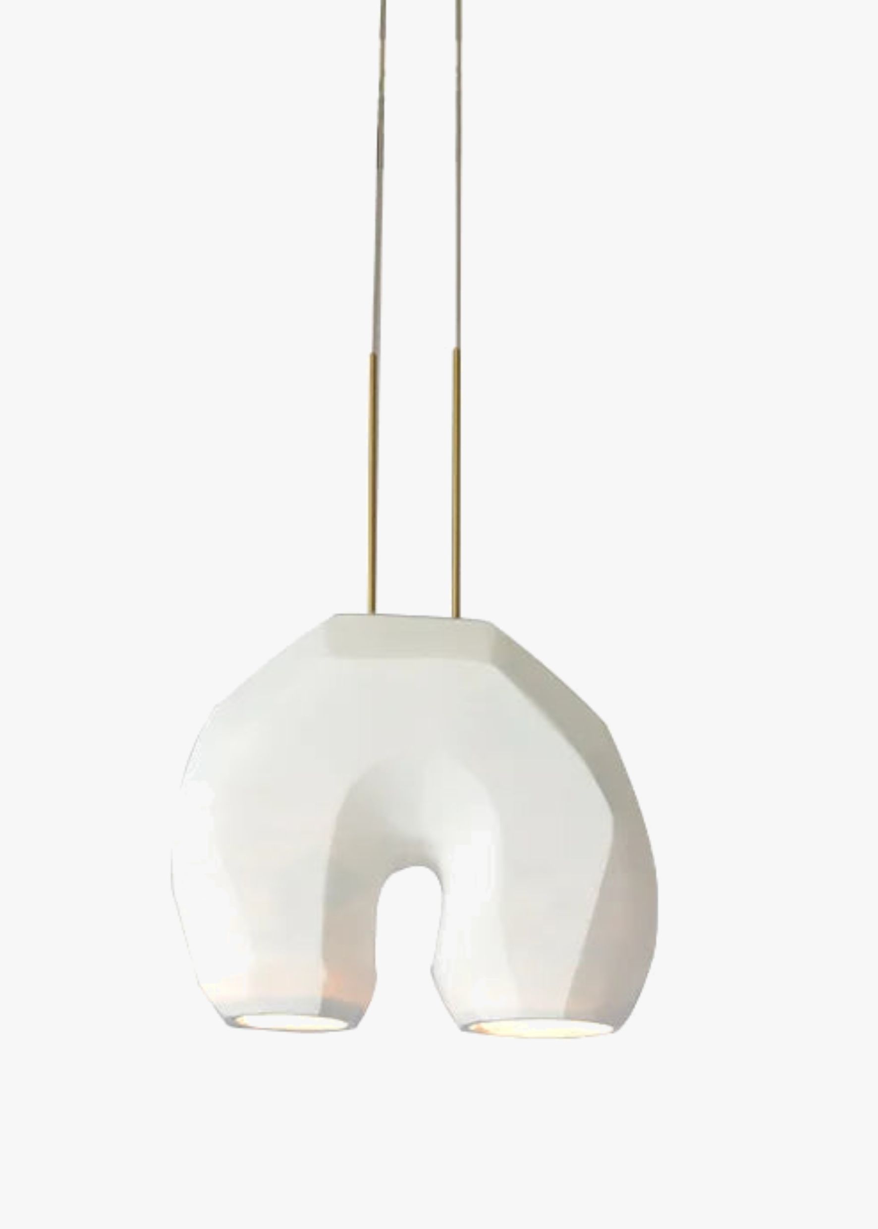 Bois, terre, papier… Les luminaires organiques fait le lien entre l’homme et la nature. De quoi avoir les idées claires